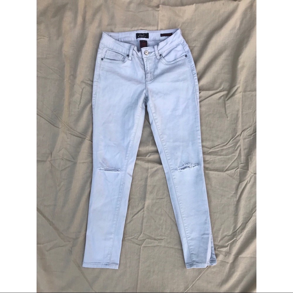 White/blue Jeans